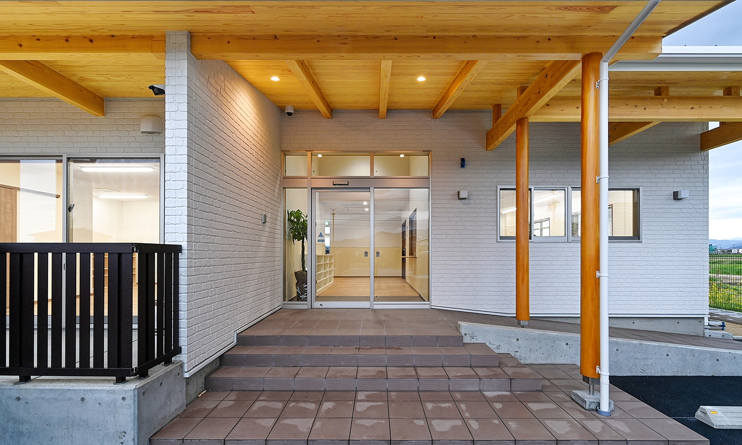 エントランスポーチ エントランスポーチ